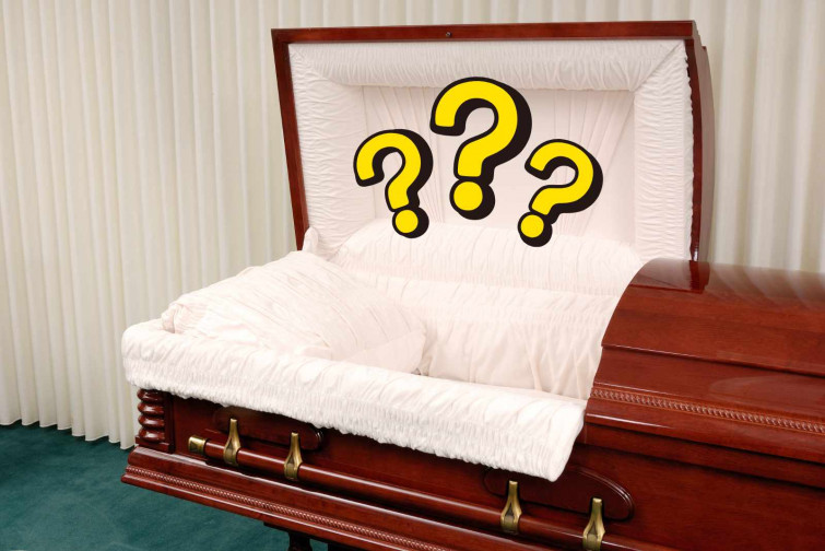 Una abuela declarada muerta despierta en su ataúd segundos antes de ser incinerada