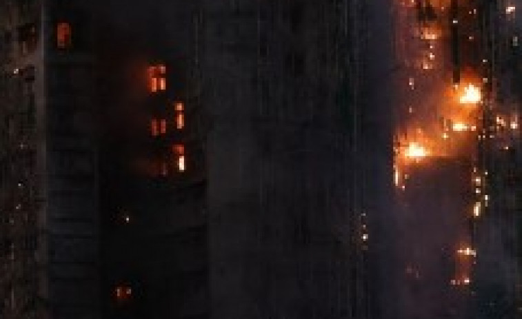 VIDEO | Tragedia en Hong Kong: incendio devastador deja 13 muertos y 15 heridos