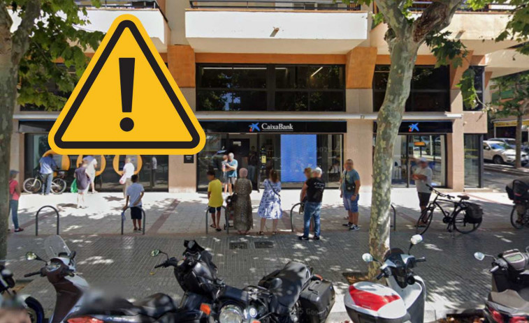 Un hombre entra en una oficina de Caixabank de Salou y apuñala al subdirector