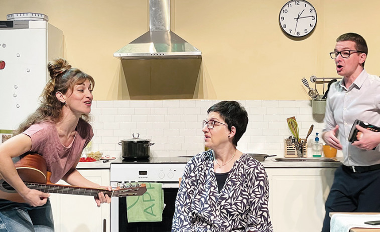 Lloll Bertràn cocina “La paella dels dijous” en la Sala Maldà