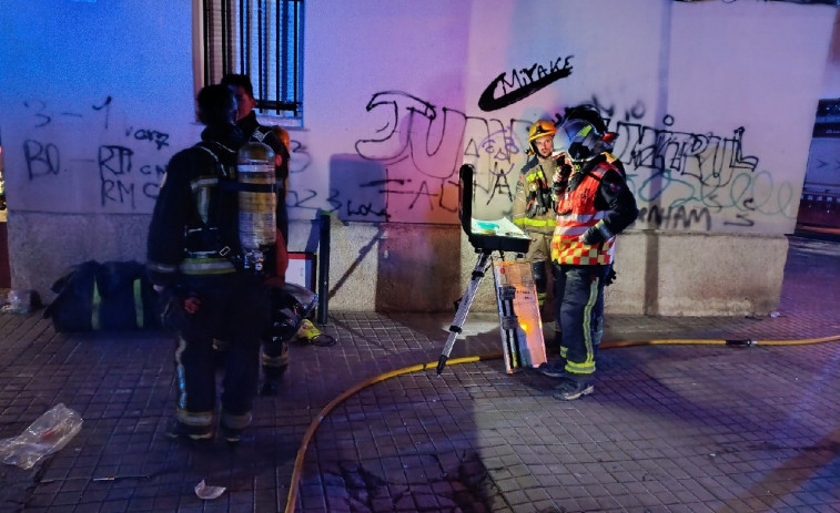Incendio en Badalona: un herido crítico y uno grave tras el fuego en una vivienda