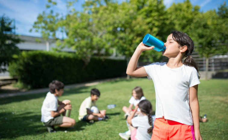 La Gasol Foundation y Aigües de Barcelona renuevan su compromiso para promover el consumo  de agua en las escuelas
