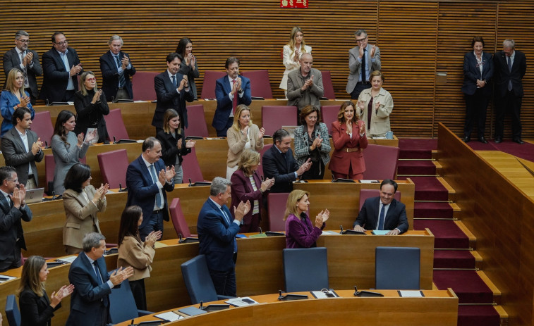 Juanfran Pérez Llorca, investido presidente de la Generalitat Valenciana con los 40 votos del PP y los 13 de Vox