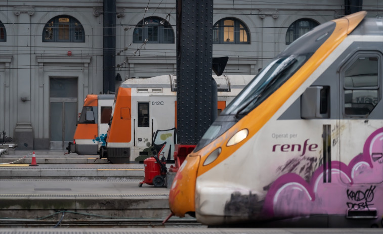El Govern carga contra Renfe por el colapso ferroviario, exige restablecer el servicio y le abre expediente