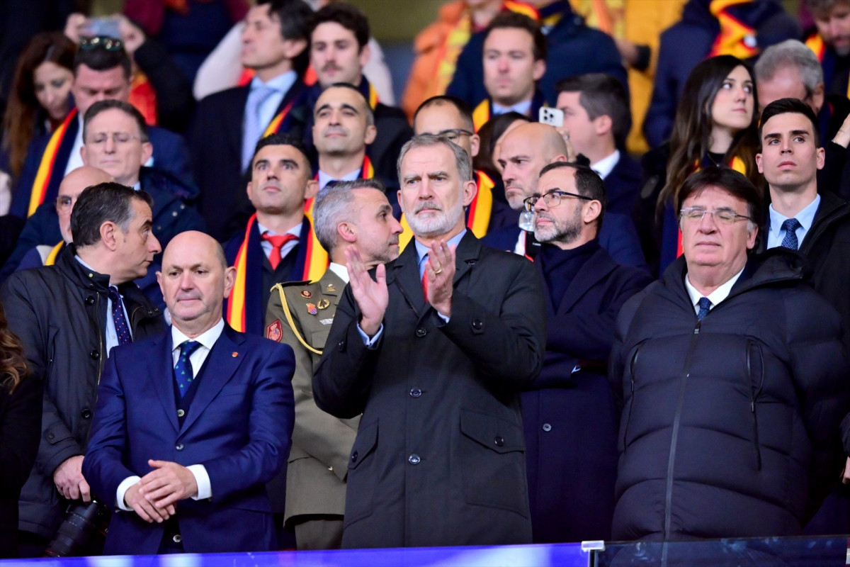 EuropaPress 7143132 02 december 2025 spain madrid king felipe vi of spain stands in the stands