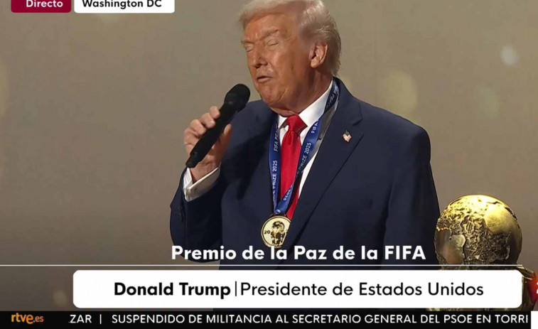 VÍDEO | Donald Trump recibe el polémico “Premio FIFA de la Paz” durante el sorteo del Mundial