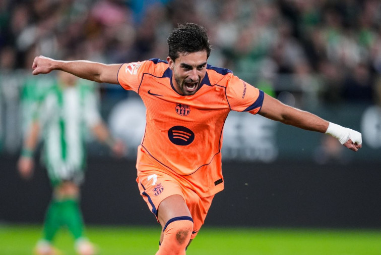 El Barcelona vence 5-3 al Betis con hat-trick de Ferran Torres y refuerza liderato en Liga