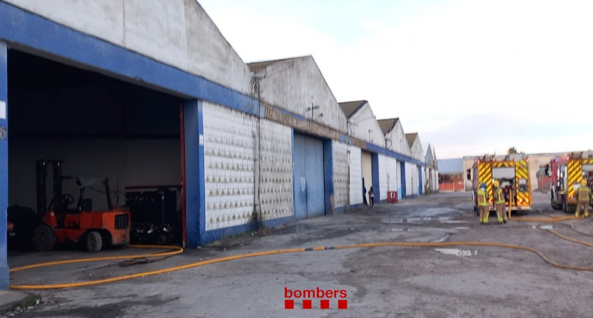 La nave de Canonja (Tarragona) donde se ha producido el incendio