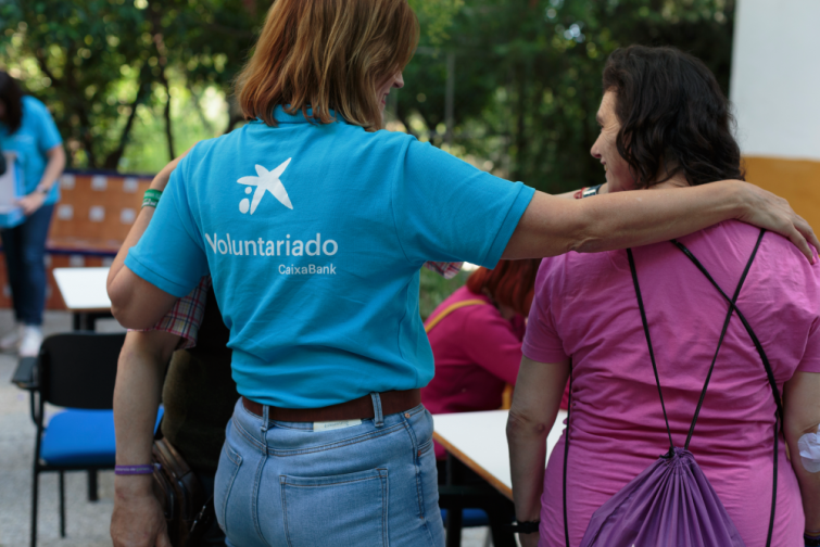 Caixabank radiografía la solidaridad en España: aumento de donativos tras la DANA y un grupo de “superdonantes”