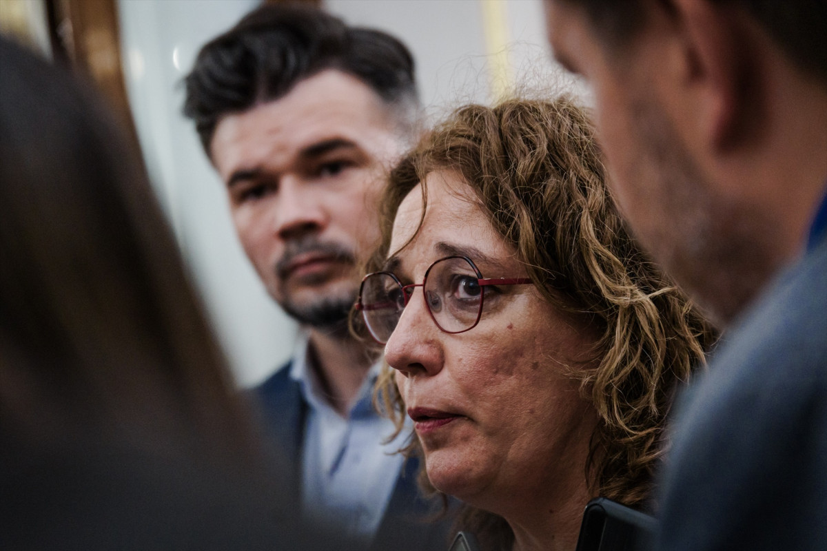 EuropaPress 6754369 diputada erc ines granollers atiende medios pleno congreso diputados 27