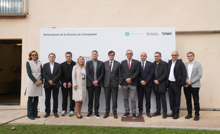 El Presidente Illa y el alcalde de l'Hospitalet David Quirós firman el acuerdo de financiación del soterramiento de la Gran Via