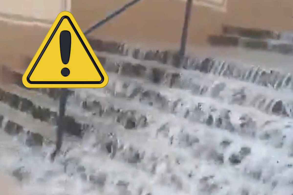 Escaleras con agua bajando en Alcanar