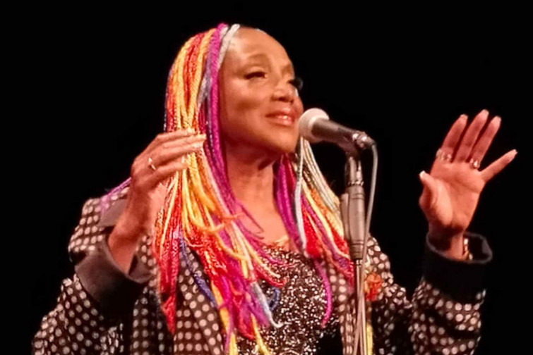 “30 años de salsa, son y boleros”: una gira de conciertos de Lucrecia por el mundo