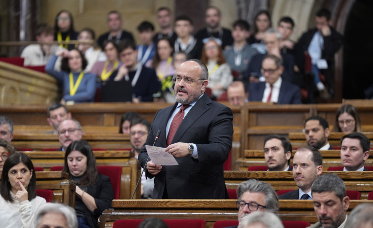 Fernández (PP) pide a Illa reflexionar tras criticas de la escuela concertada por 
