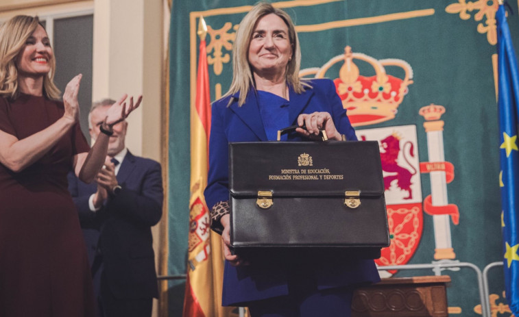 Pilar Alegría entrega la cartera ministerial  a Milagros Tolón