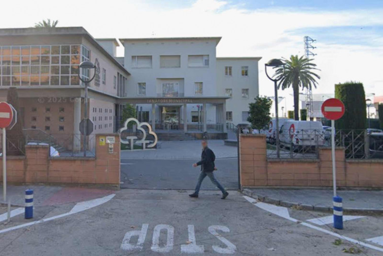 Una joven de 24 años acude al tanatorio de Tarragona con su bebé muerto y envuelto en sábanas