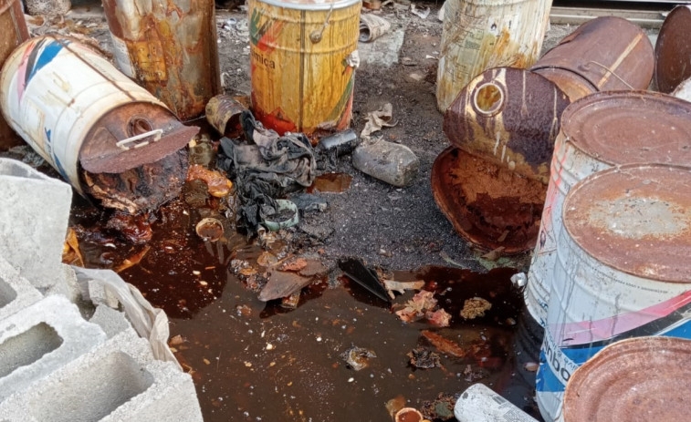 Denuncian a una empresa por verter residuos a un solar en Sant Llorenç d'Hortons