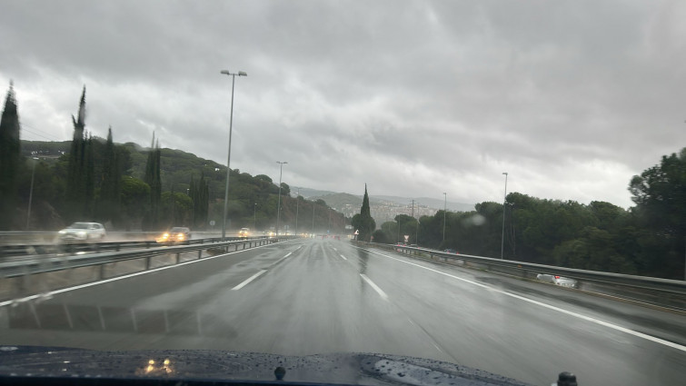 Vídeo: La lluvia intensa descarga sobre el litoral barcelonés durante los días de Navidad