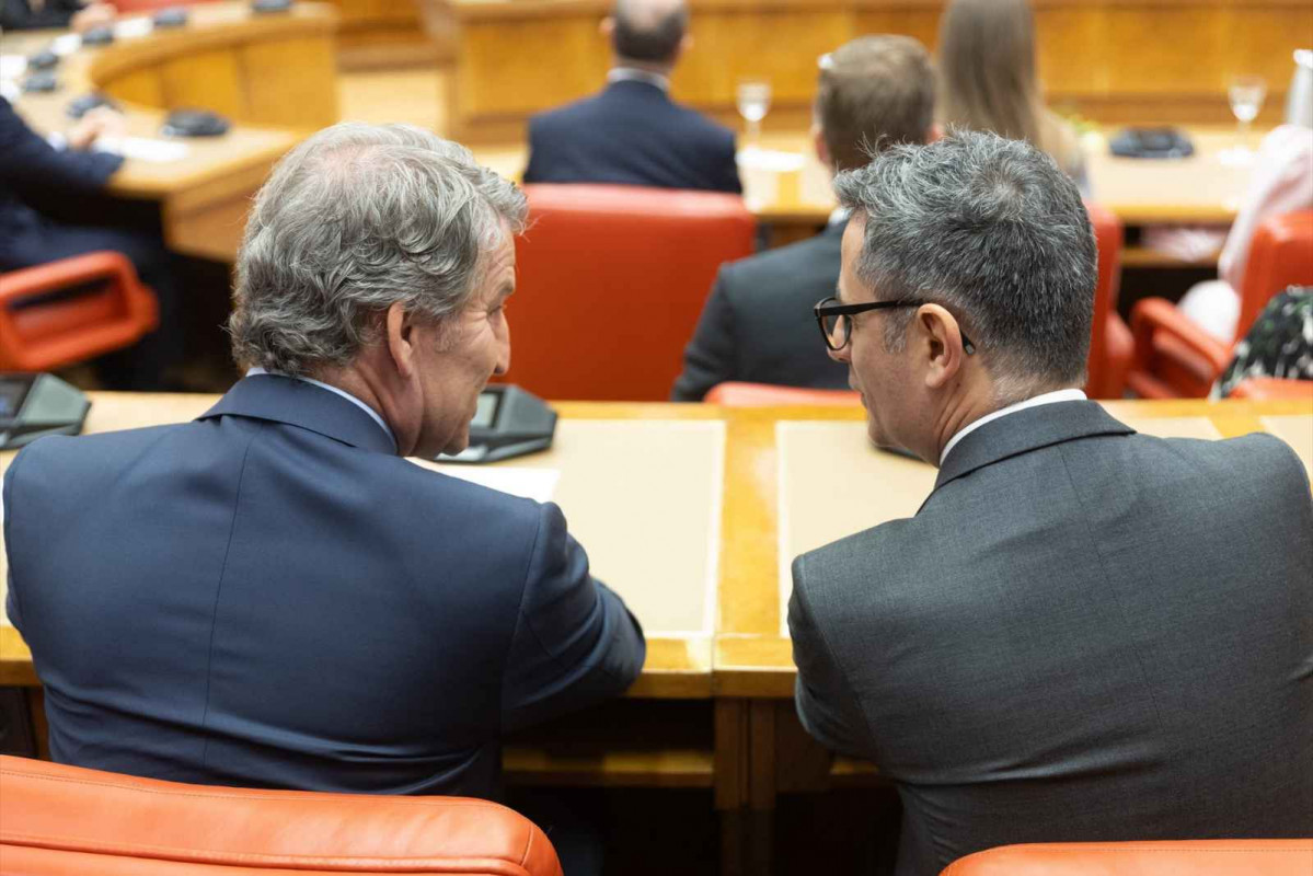 Archivo   (I D) El presidente del Partido Popular, Alberto Núñez Feijóo, y el ministro de la Presidencia, Justicia y Relaciones con las Cortes, Félix Bolaños