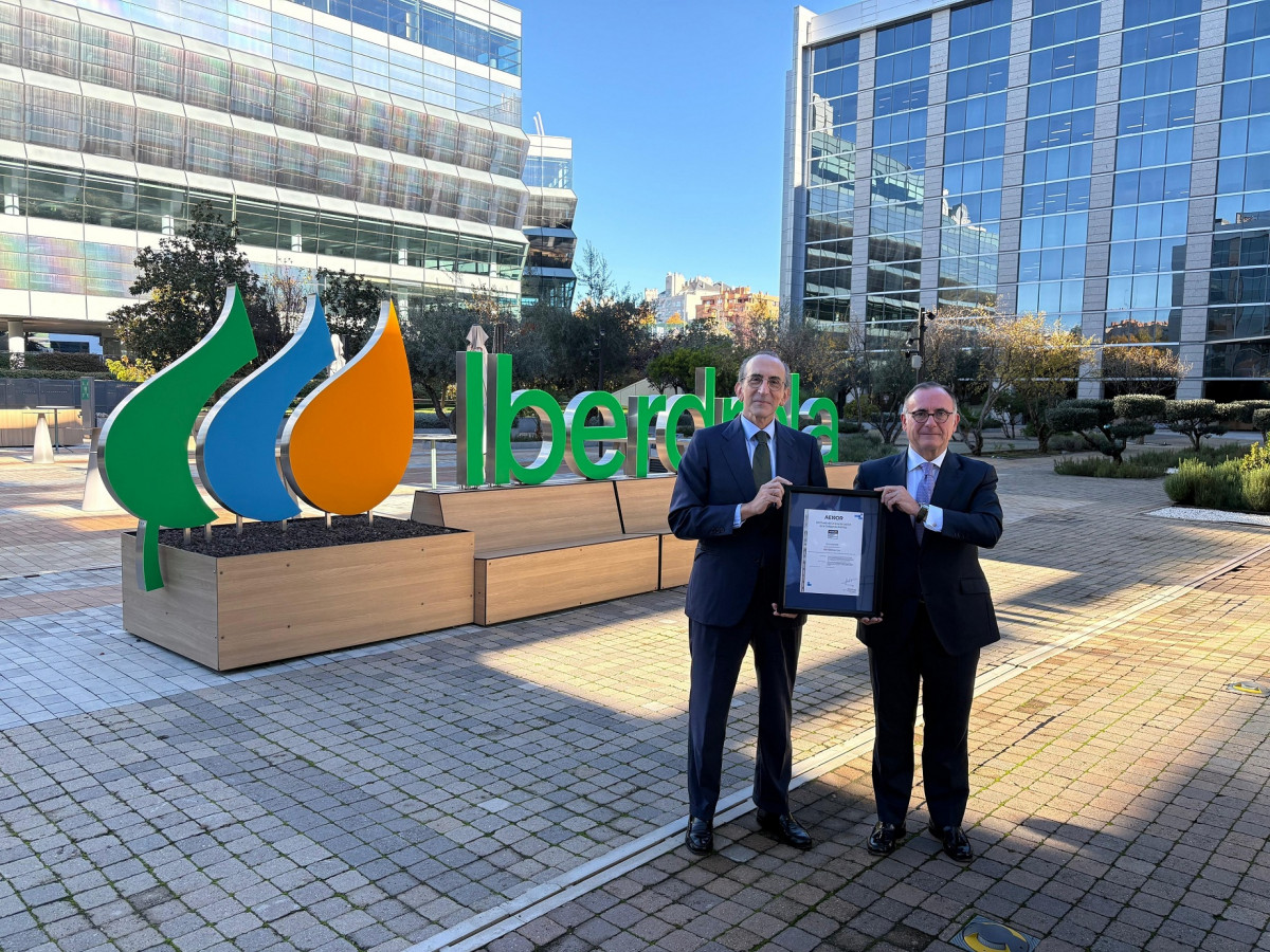 Jose Ángel Marra de Iberdrola y Javier Mejía de AENOR