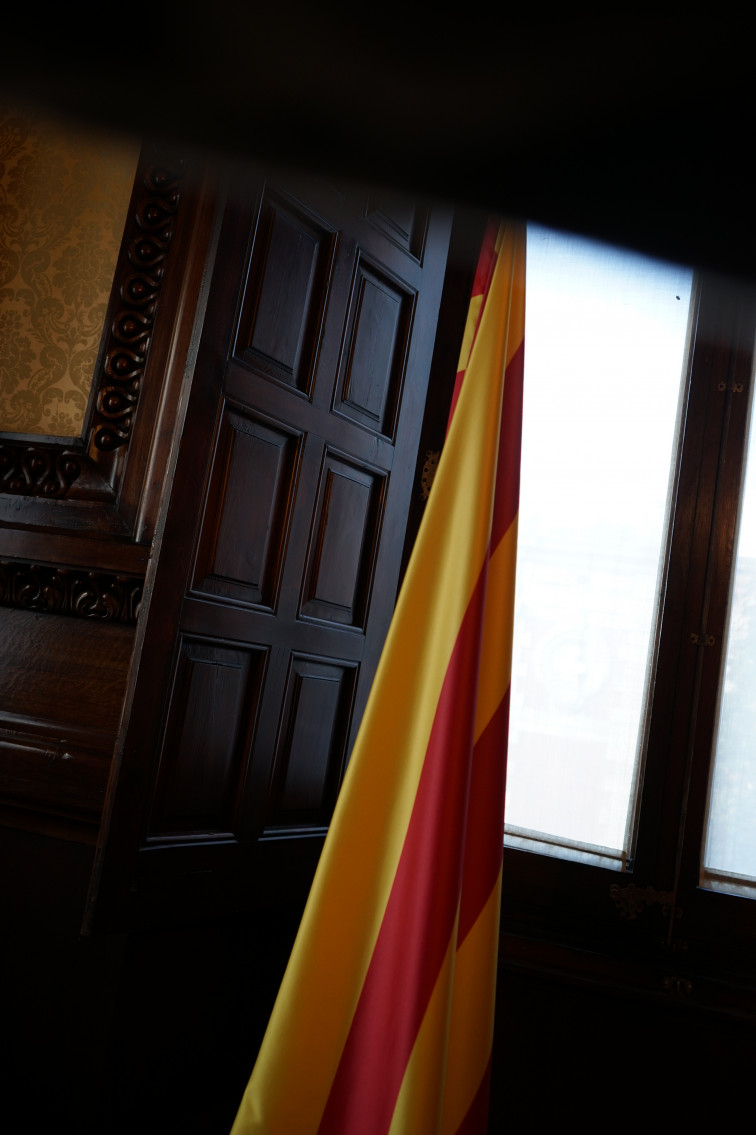 Guía de cambios 2026: la famosa V-16,factura electrónica, límites al efectivo y el nuevo pasaporte digital