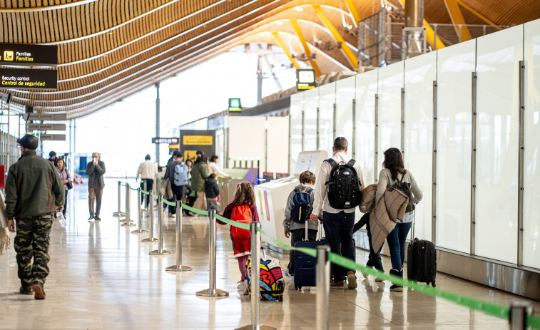 Récord de vuelos en España durante la Navidad: Barcelona-El Prat operará 741 vuelos el último día del año