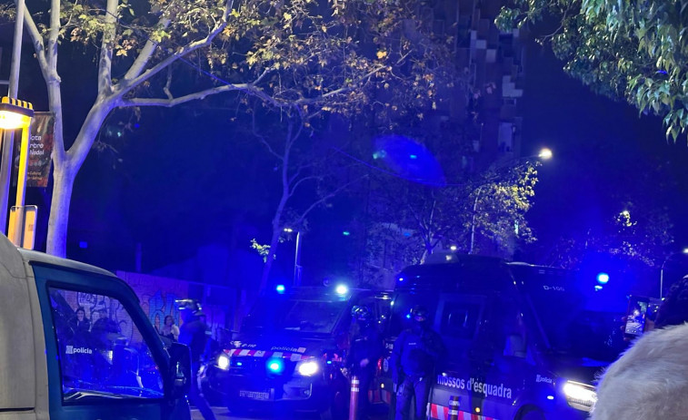 Mossos y Guardia Urbana de L'Hospitalet evitan la ocupación de la fábrica Albert Germans en Nochevieja