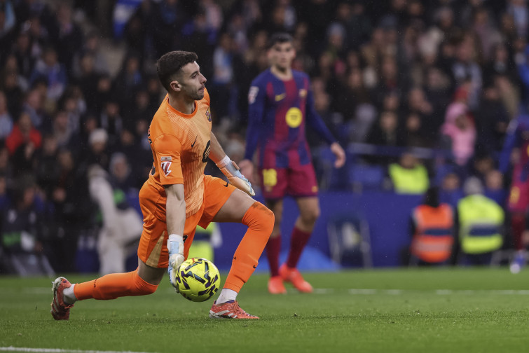 Barcelona vence 0-2 al Espanyol en la jornada 18 con Joan García decisivo en portería