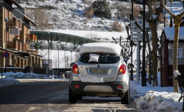 Atención a los conductores: obligatorio el uso de cadenas en 132km de carreterras de Lleida