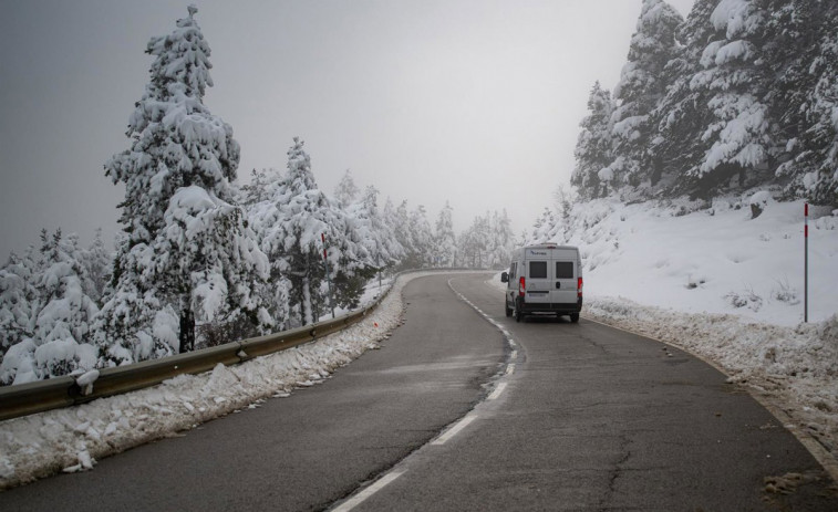 Las Nevadas cuajan en Catalunya y las Cabalgatas de Reyes siguen adelante con precauciones