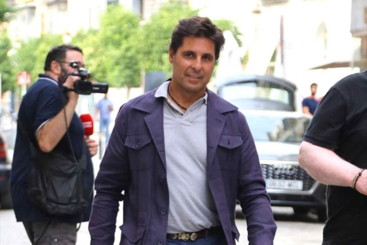 ¿Alta traición? Denuncian a Fran Rivera por pedir a Trump que intervenga en España contra Sánchez