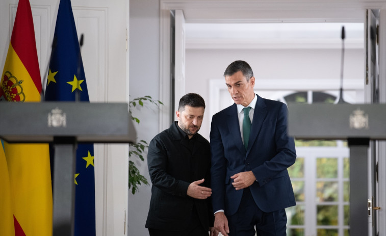 Sánchez acude mañana a una cumbre sobre Ucrania en París y no irá a la Pascua Militar con el Rey