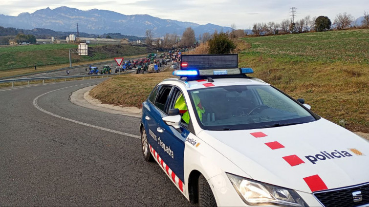 El campo catalán mantiene los cortes contra el acuerdo con Mercosur colapsando las vías catalanas