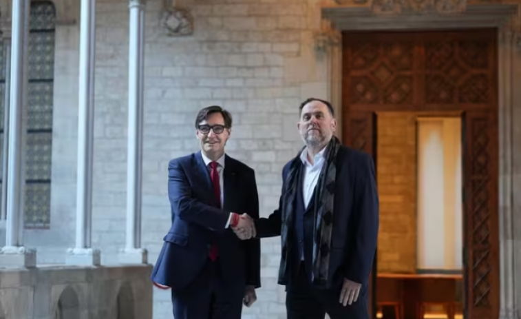 Cuenta atrás para un nuevo modelo fiscal: Illa y Junqueras escenifican el pacto clave de la legislatura