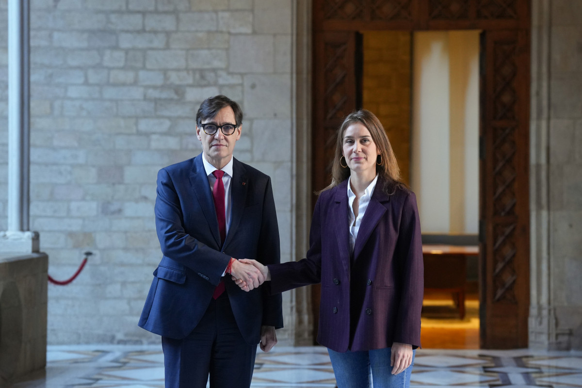 El presidente de la Generalitat, Salvador Illa, y la presidenta de los Comuns en el Parlament, Jéssica Albiach, se reúnen en el Palau de la Generalitat tras el acuerdo sobre el modelo de financiaci�