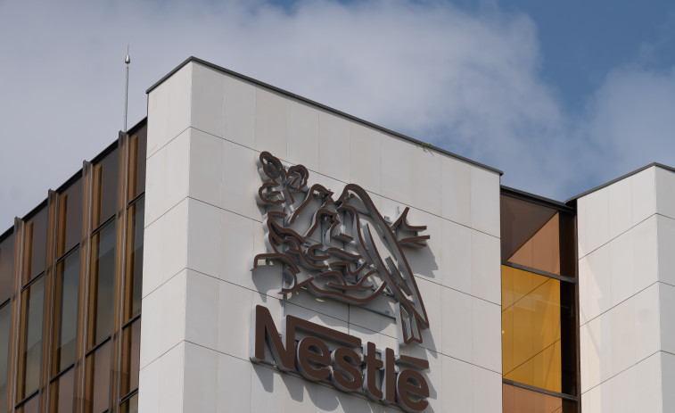 Tormenta en Nestlé: retirada masiva de leche infantil en 25 países por riesgo de toxina