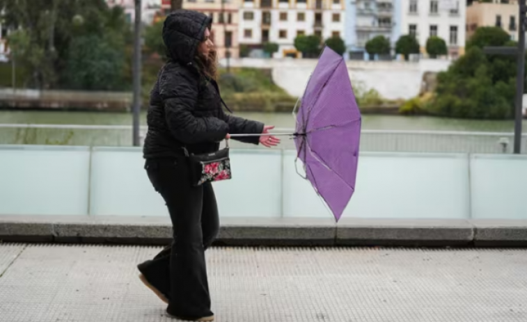 El temporal deja 25 atendidos por el SEM y cinco trasladados al hospital en Catalunya