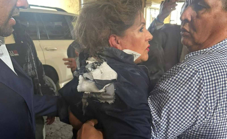 VÍDEO | Lanzan un cóctel molotov contra una diputada de Honduras mientras atendía a los periodistas