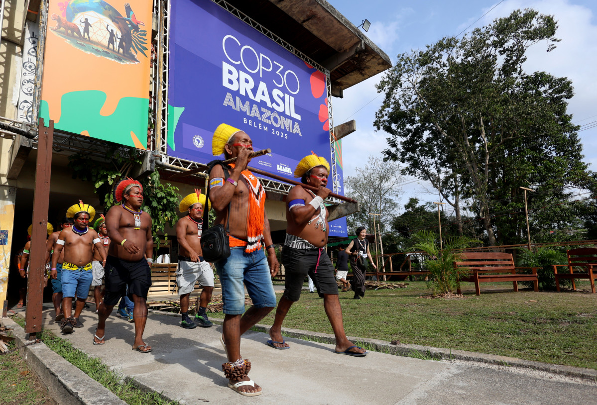 EuropaPress 7099817 handout 13 november 2025 brazil belem indigenous people attend meeting at