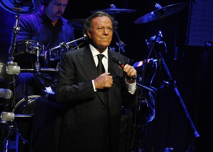 EuropaPress 1723344 julio iglesias cumple 75 anos celebrando bodas oro musica