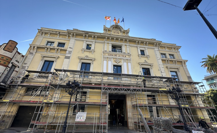 L'Hospitalet inicia las obras de conservación de la fachada del Ayuntamiento