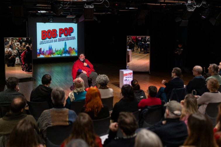 Bob Pop se compromete a recorrer mil puertas y dar voz a la ciudadanía si gana las primarias de BComú