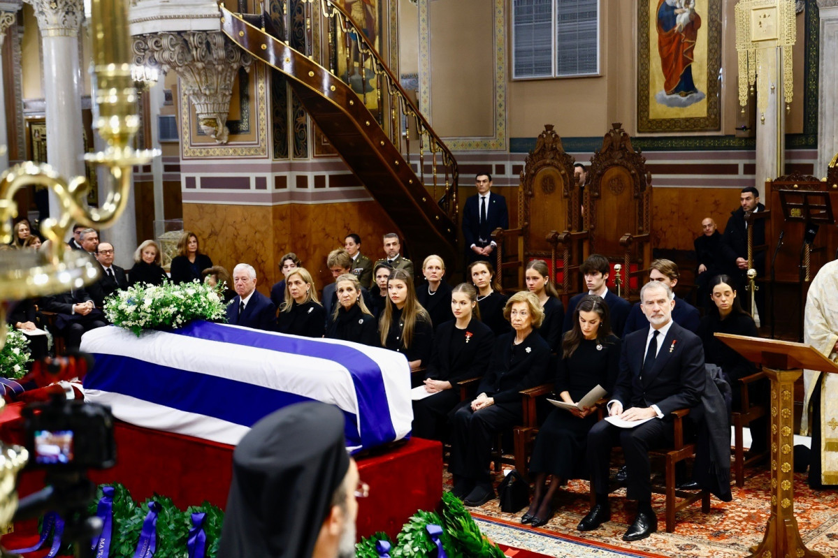 EuropaPress 7229278 reyes hijas reina emerita asi hermanas don felipe hijos acuden funeral