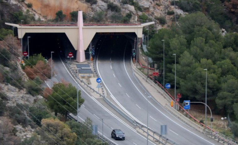Levantadas las barreras de los túneles del Garraf para facilitar la movilidad