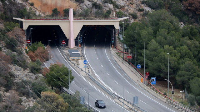 Levantadas las barreras de los túneles del Garraf para facilitar la movilidad