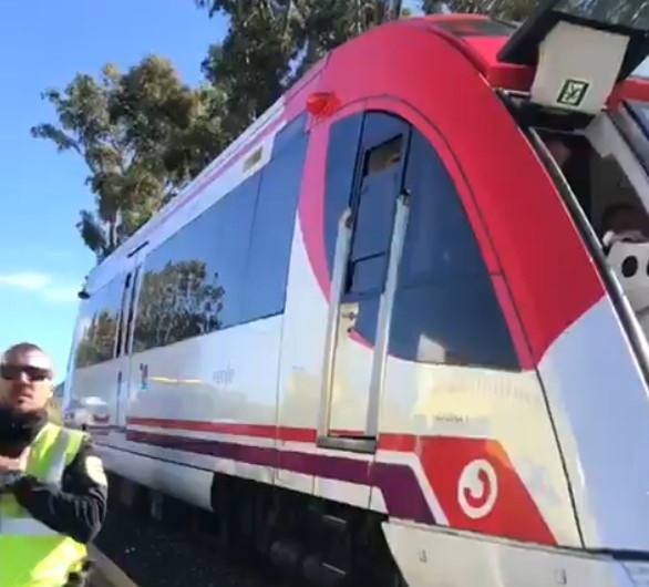 Nuevo accidente ferroviario: un tren choca con una grúa en Alumbres