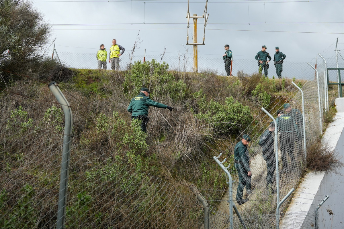 EuropaPress 7235685 agentes guardia civil busqueda localizar dos personas viajaban trenes