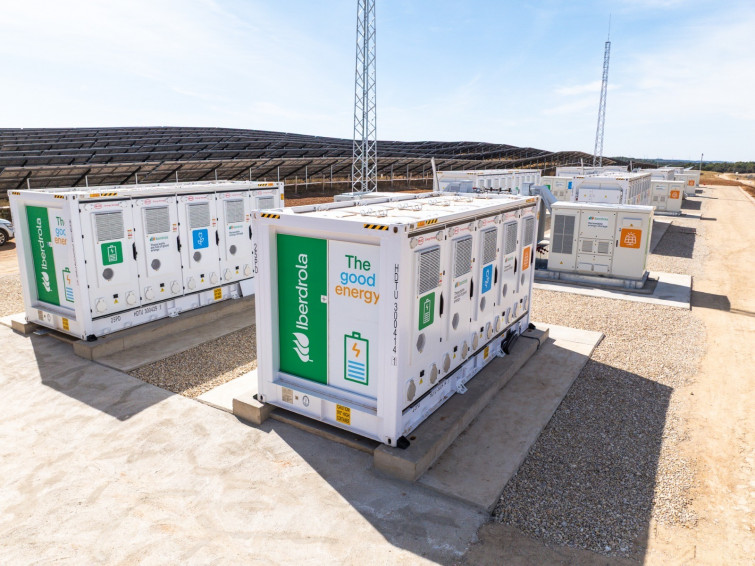 Iberdrola pone en operación las baterías más grandes de España