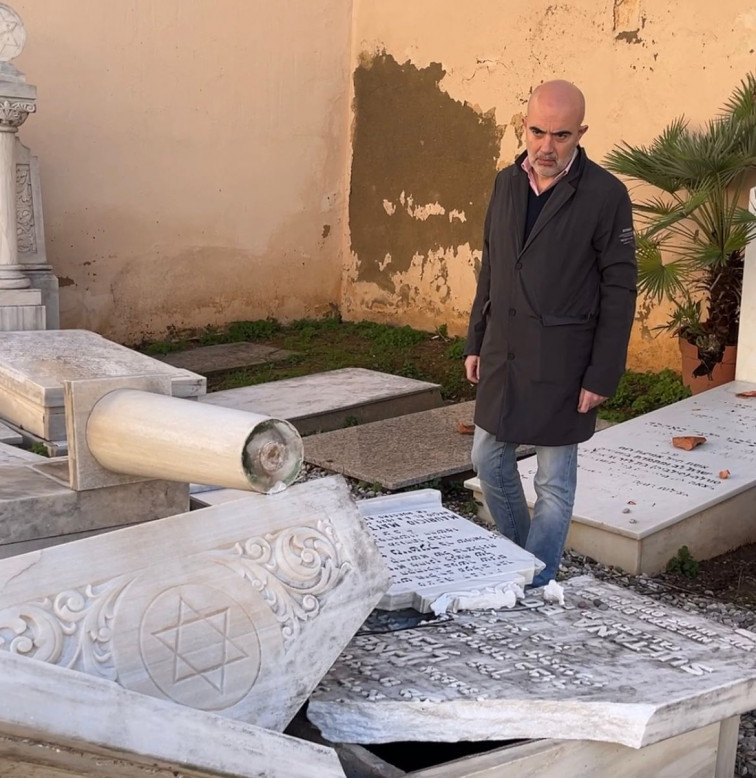 Sirera exige la reapertura de los cementerios judíos con vigilancia tras los ataques vandálicos en Les Corts