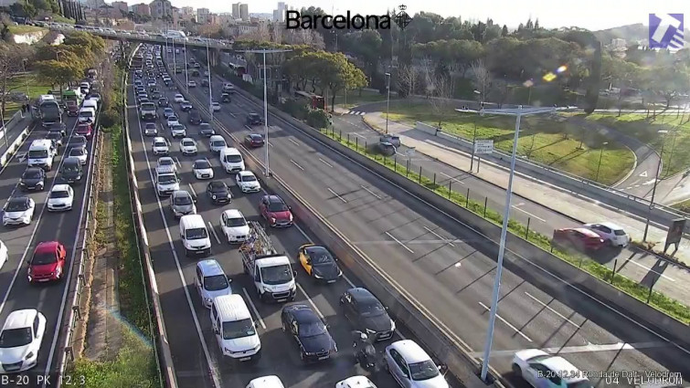 Mañana muy complicada en las carreteras de Barcelona por el caos de Rodalies